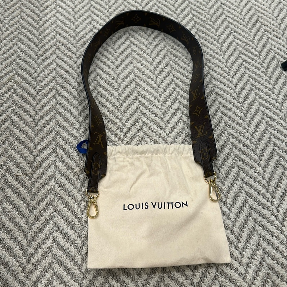 Louis Vuitton Bandouliere Monogram Strap. Excellent to Almost New Condition
